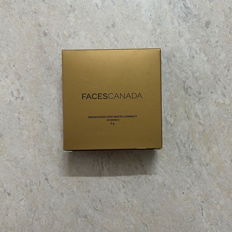 Faces Canada Weightless Stay Matte Compact