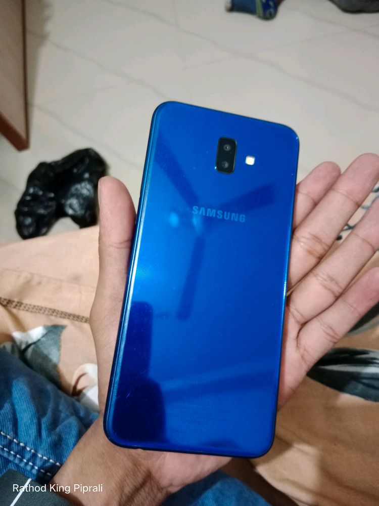 Sumsung Galaxy J6+