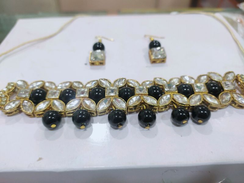 Choker Set