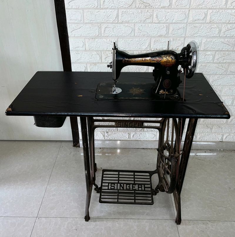 Singer Sewing Machine With Motor, Stand Table