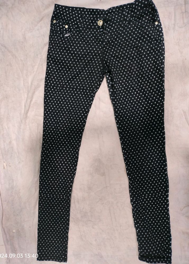 Women Skinny Fit White, Black Cotton Blend Trouser