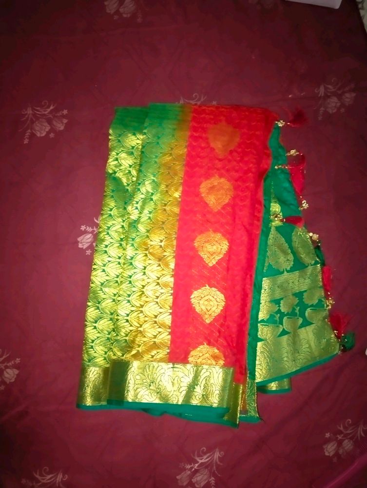 Pattu Saree At Very Low Cost