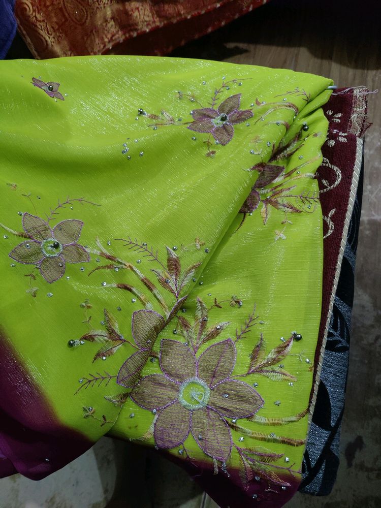 I'm Selling The Gorgeous Saree Of Gujarat.