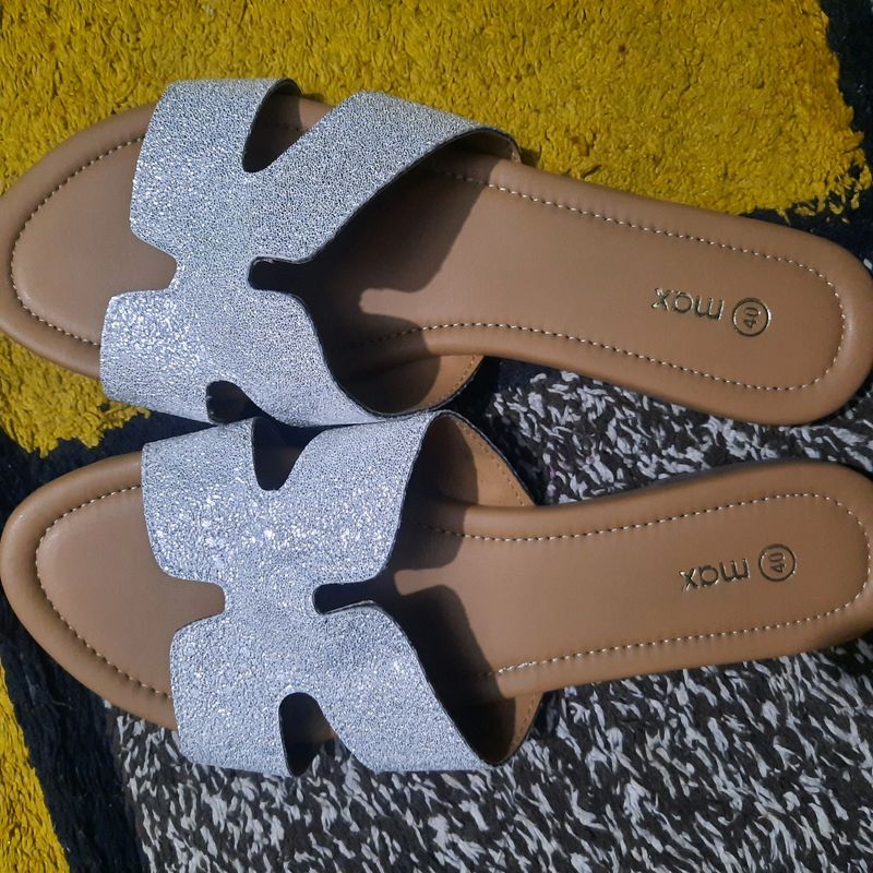 Max Flat Sandal