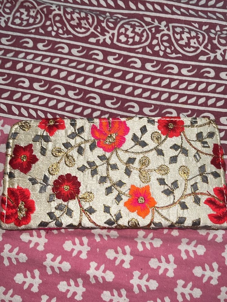 Embroidery Small hand purse