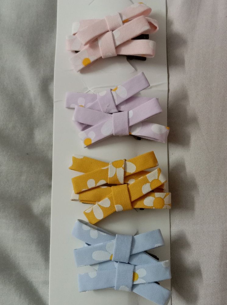 Hair Clips (4 for Rs100)