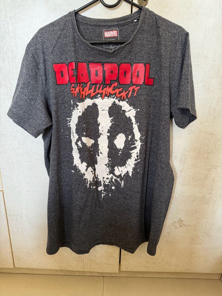 oversized dead pool tee