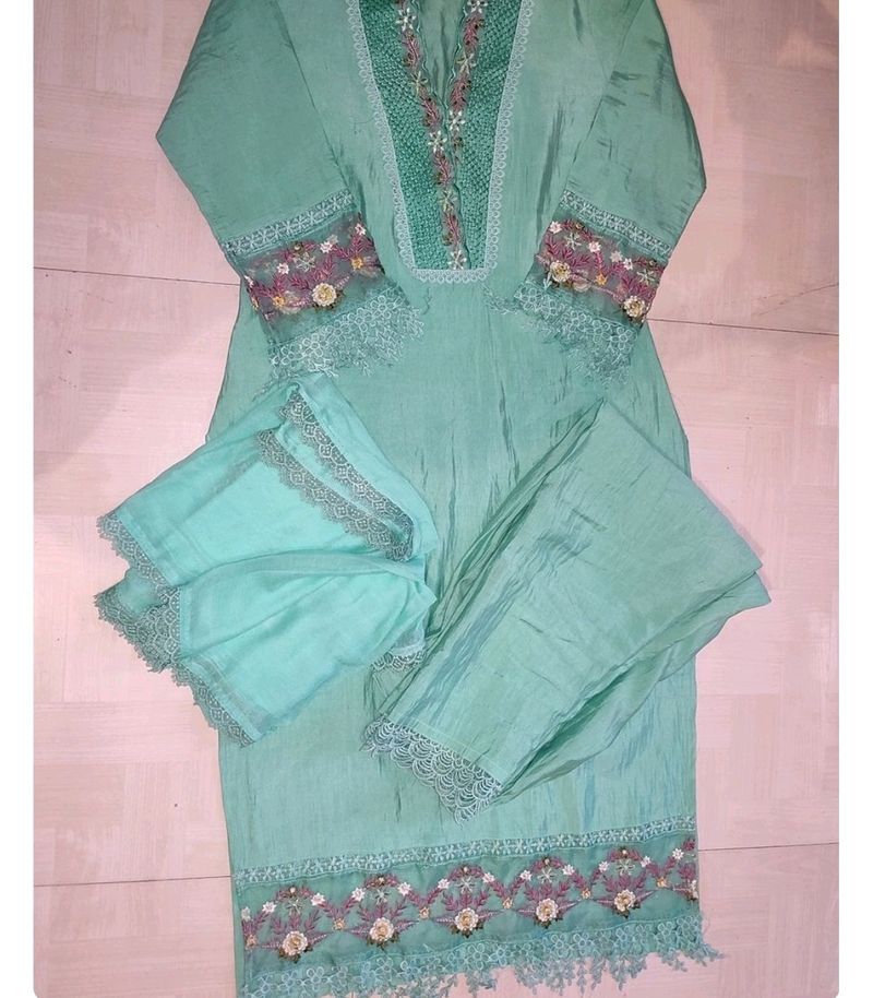 Pakistani Suit Set