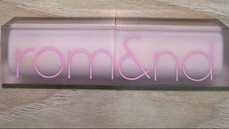 Rom&nd Lipstick- PINK SAND