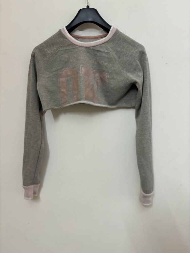 Crop Pullover Sweatshirt