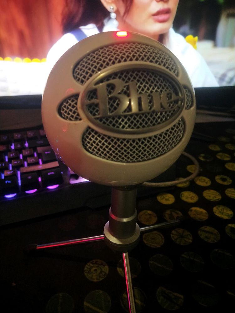 Blue Snowball Mic For Youtube/Podcast/Singing