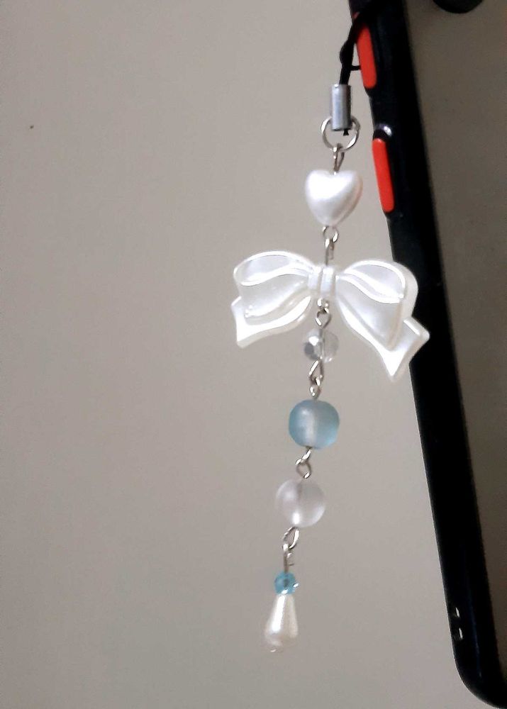 Pearl Bow Mobile Charm