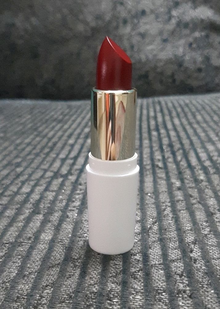 Myglamm Red Velvet Lipstick