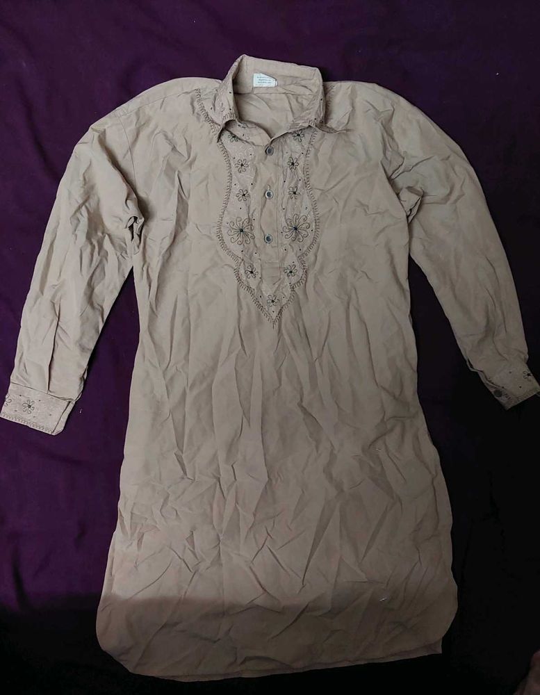 Vintage Embroidered Kurta - Delicate Floral Detail