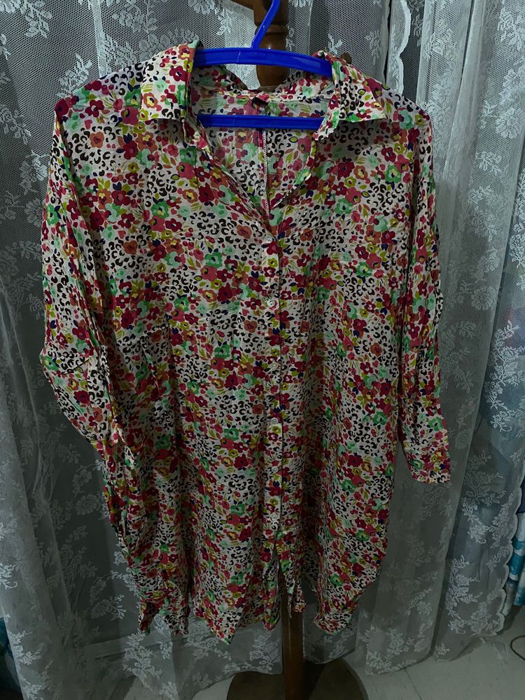 T.U Floral Top, Size Fit 50 Bust