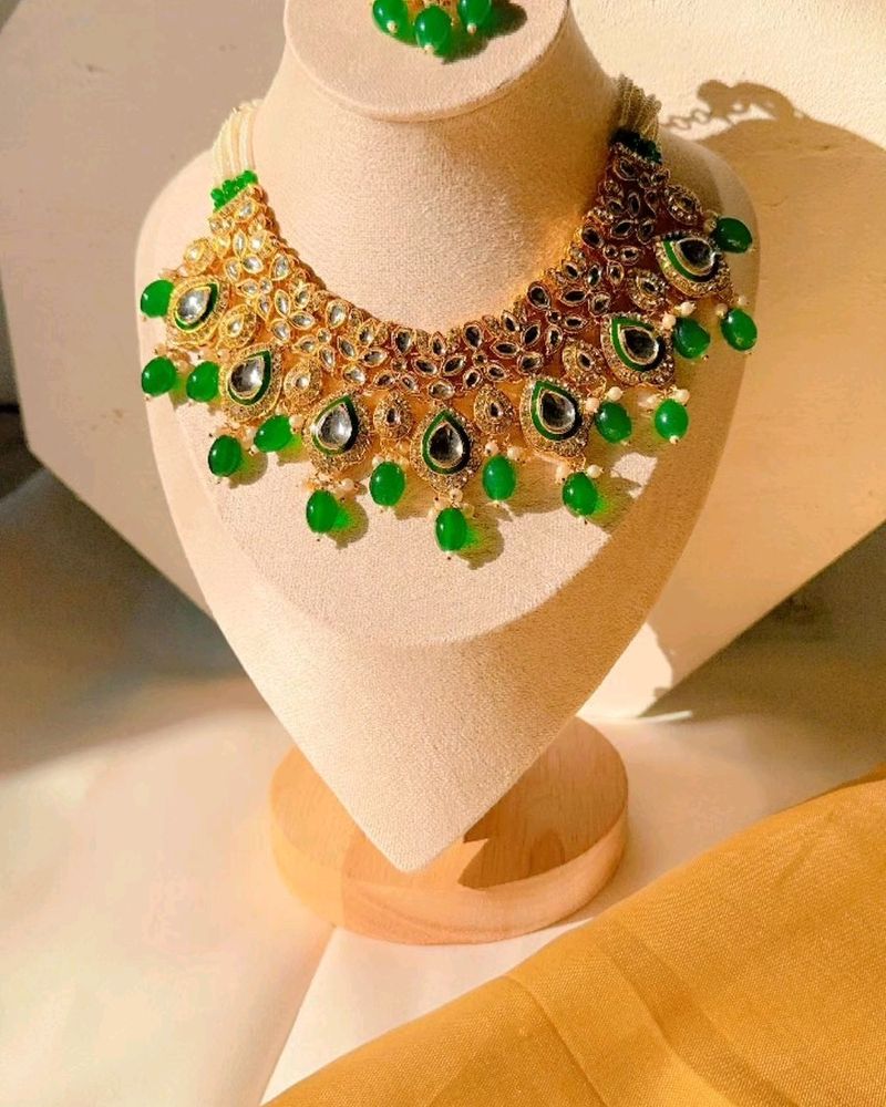 Noble Top Notch Green  Necklace ✨️🍀