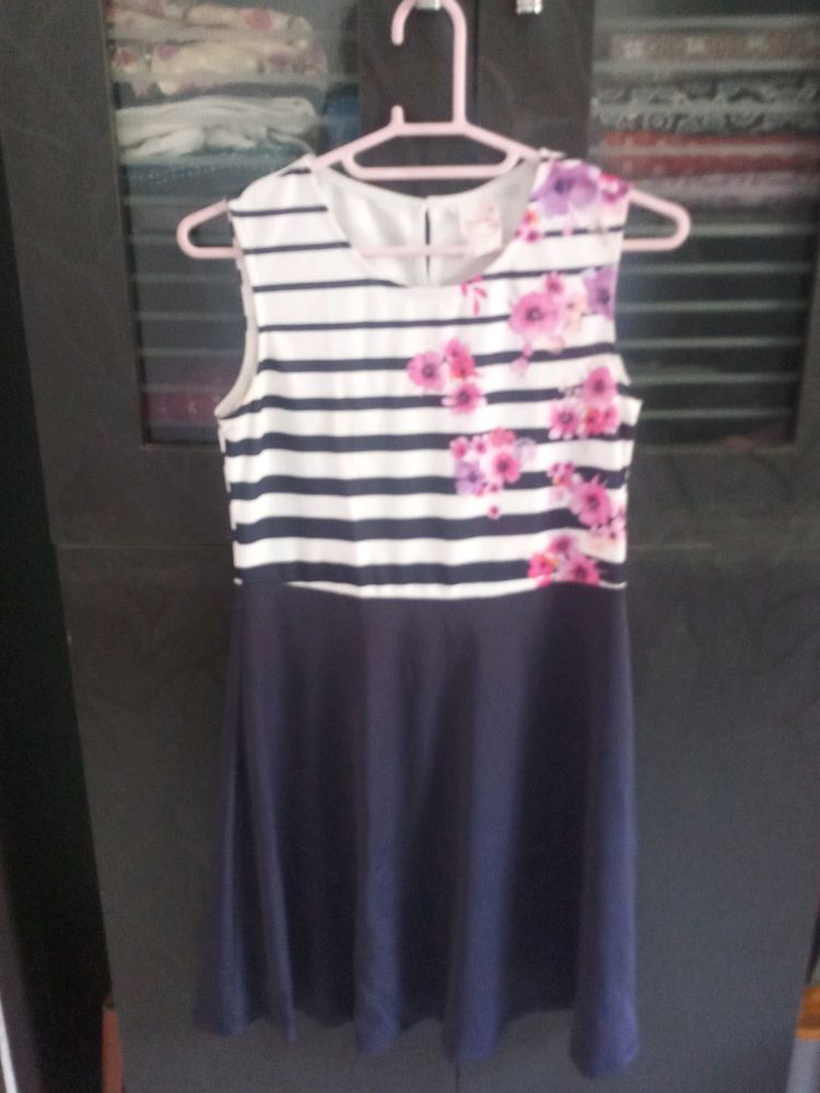 Girl's frock, Brand Max, Age 12 to 13 Years