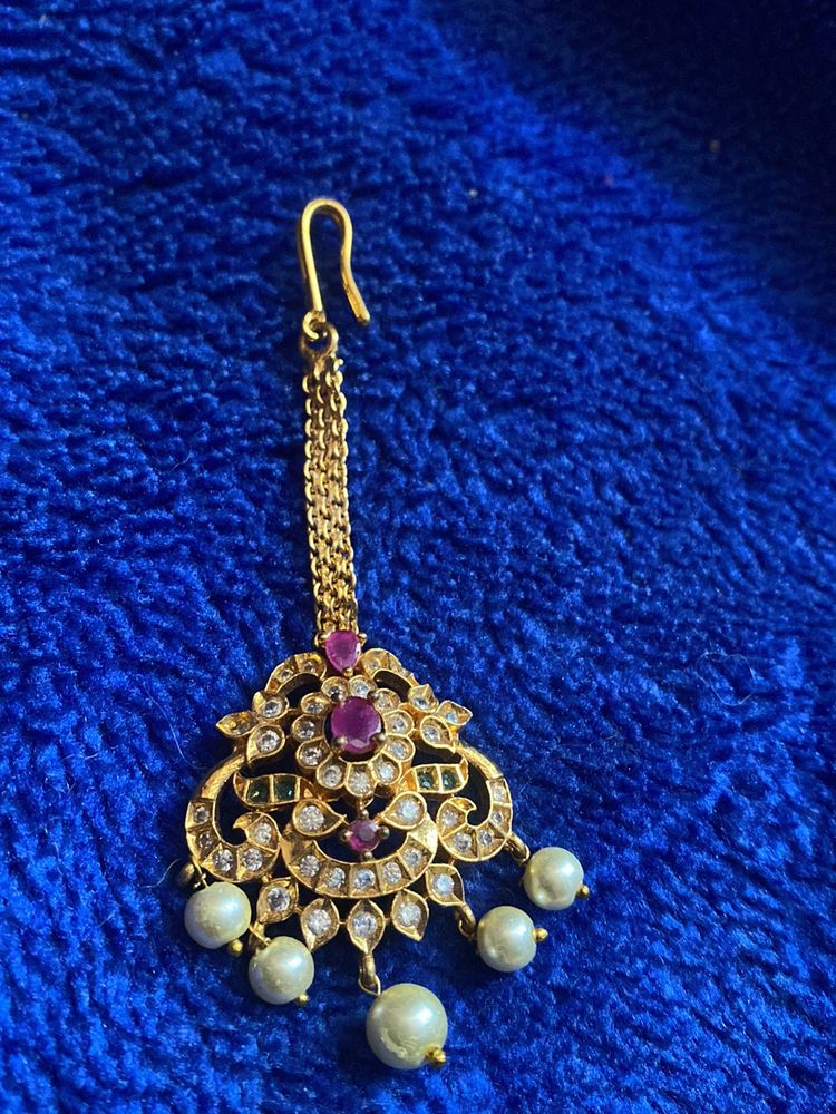 CZ STONE MANGTIKKA WITH PEARLS