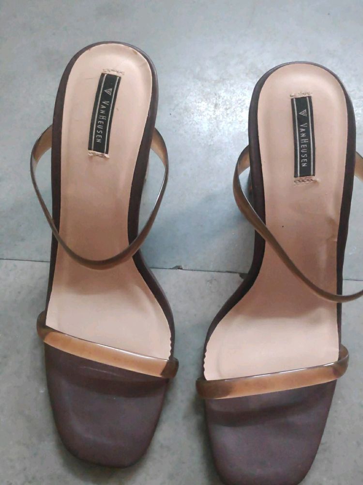 Vanheusen Heels