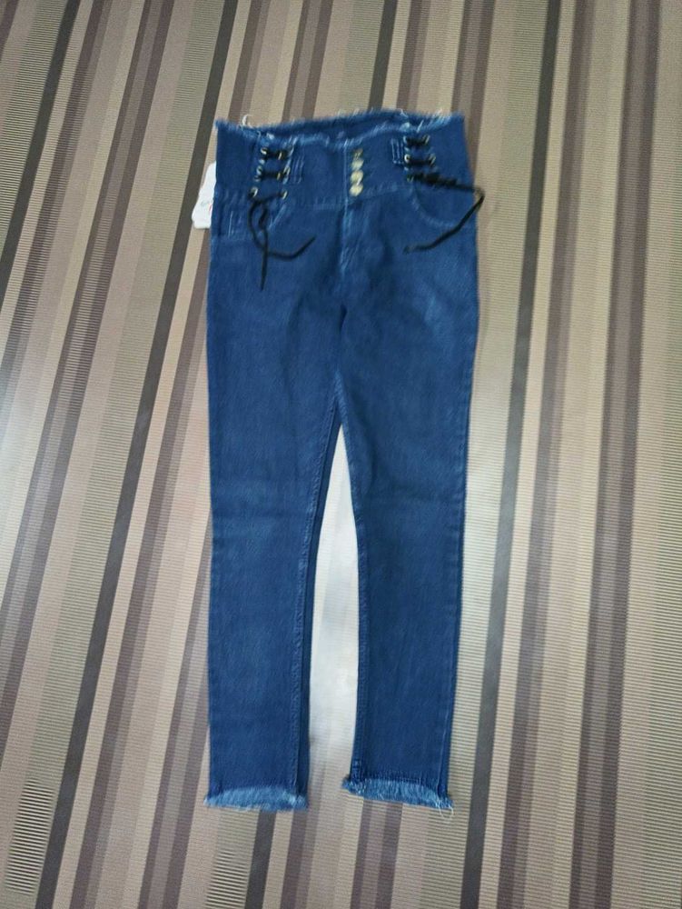 Z-35 Size 30 Slim Fit Women Denim Jeans