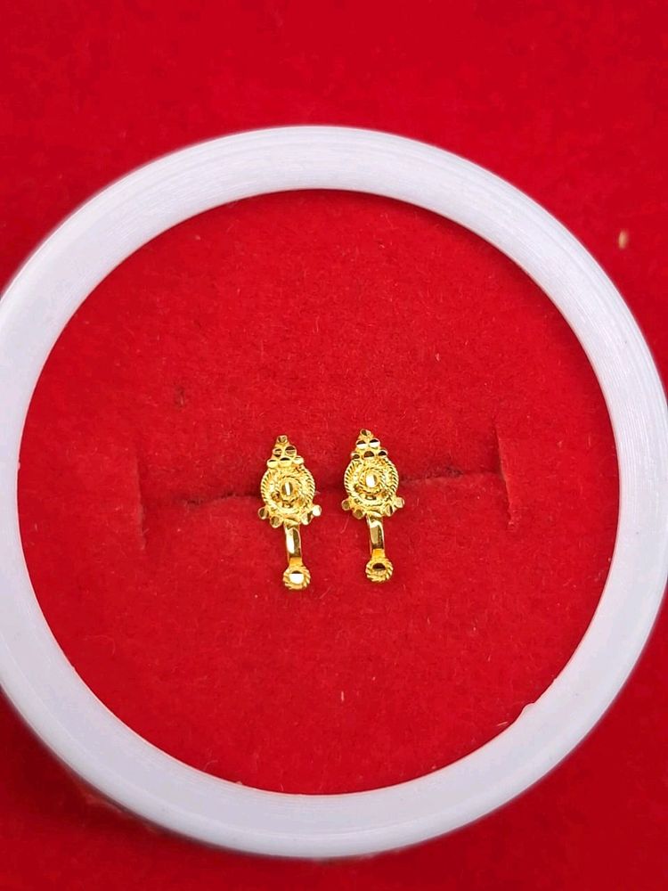 Beautiful New Gold Earstuds