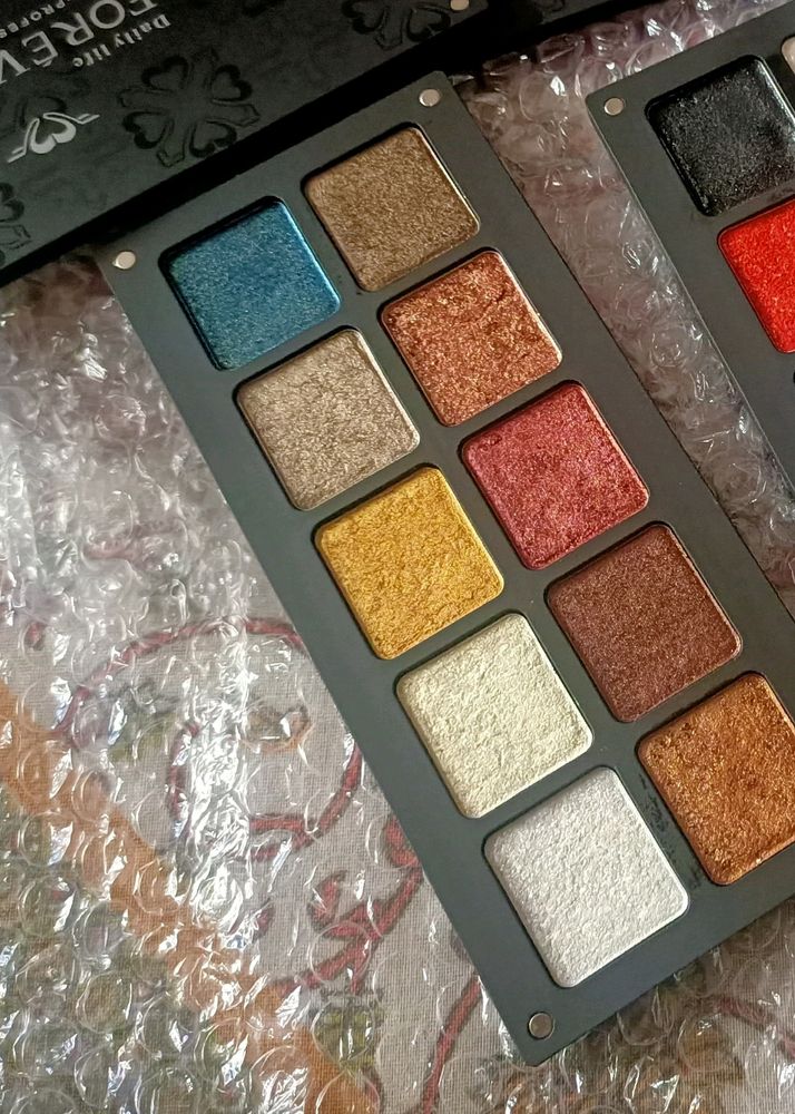 Forever 52 Metallic Eye Pallet