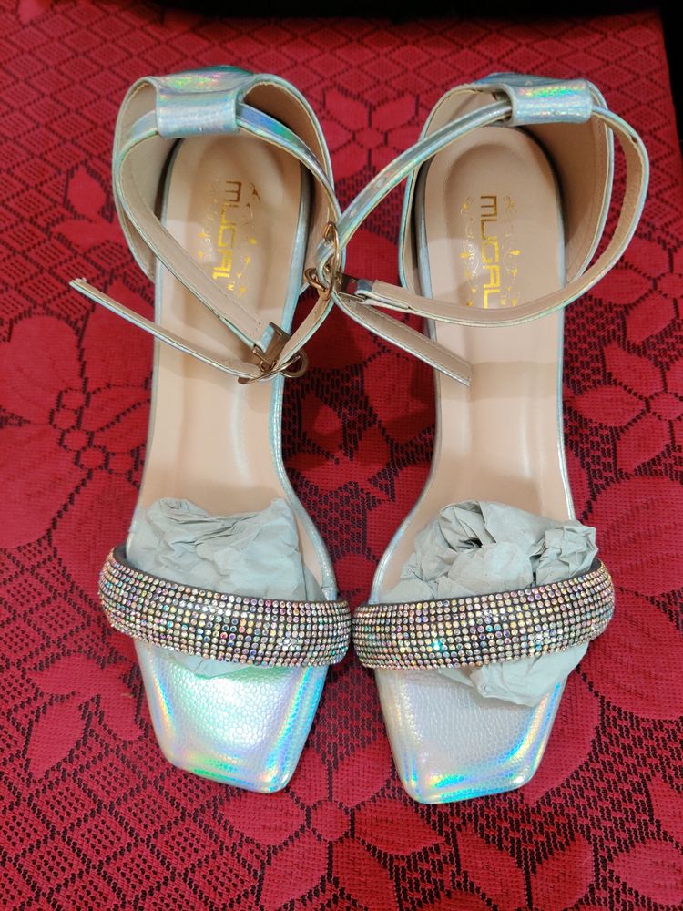 Brand New Women Heel Sandals In Size 3