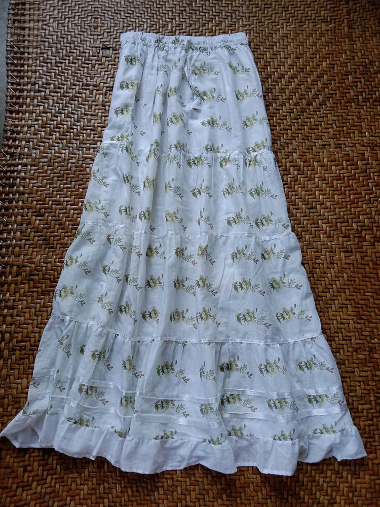 Women Long Skirt (S/Xs)