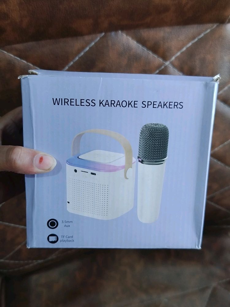 Wireless Karaoke Speaker With Mini Mic 🎤