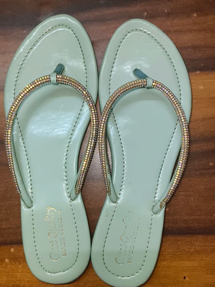 Good Condition Flat Sandals