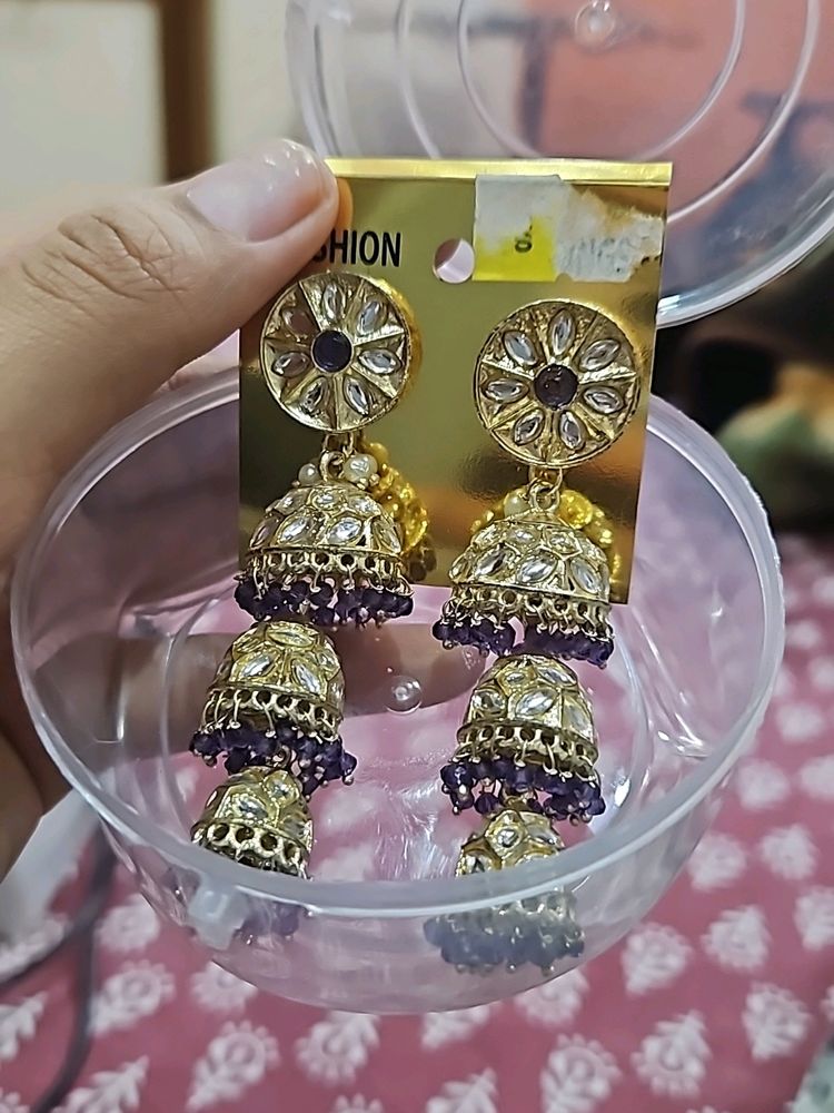 !! Price Drop!!!Brand New Dangling Earrings