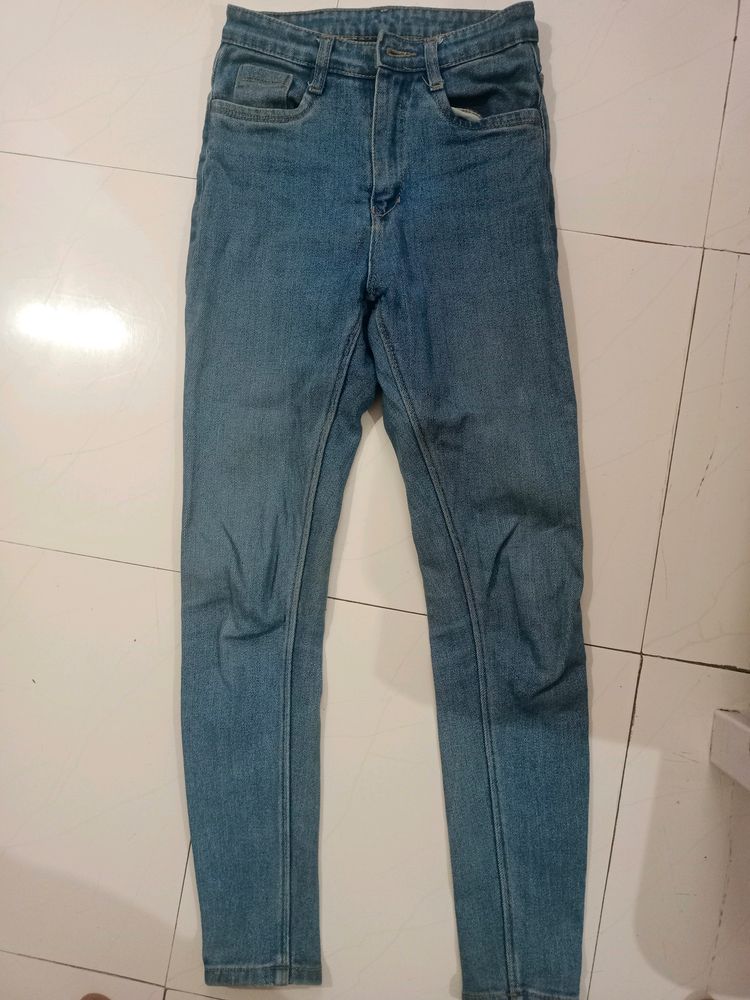 Levis Skinny Jeans..Size 26