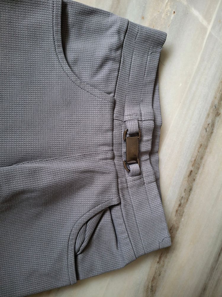 Grey Coloured Pants For Girls 6 To 8 Years Old