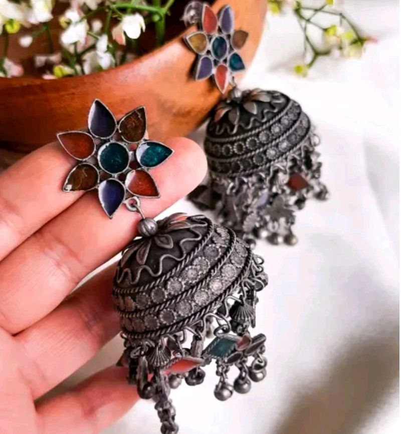 Trendy Earings And Stud