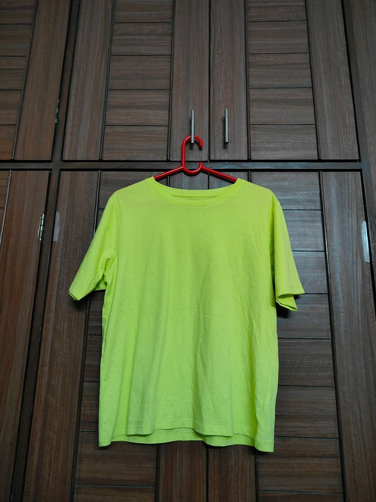 T Shirt Neon green color