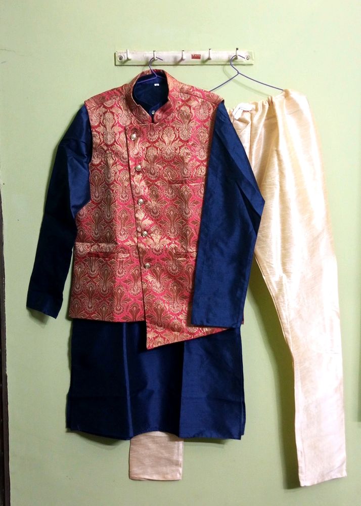 New/Unused Men Kurta Pyjama With sadree