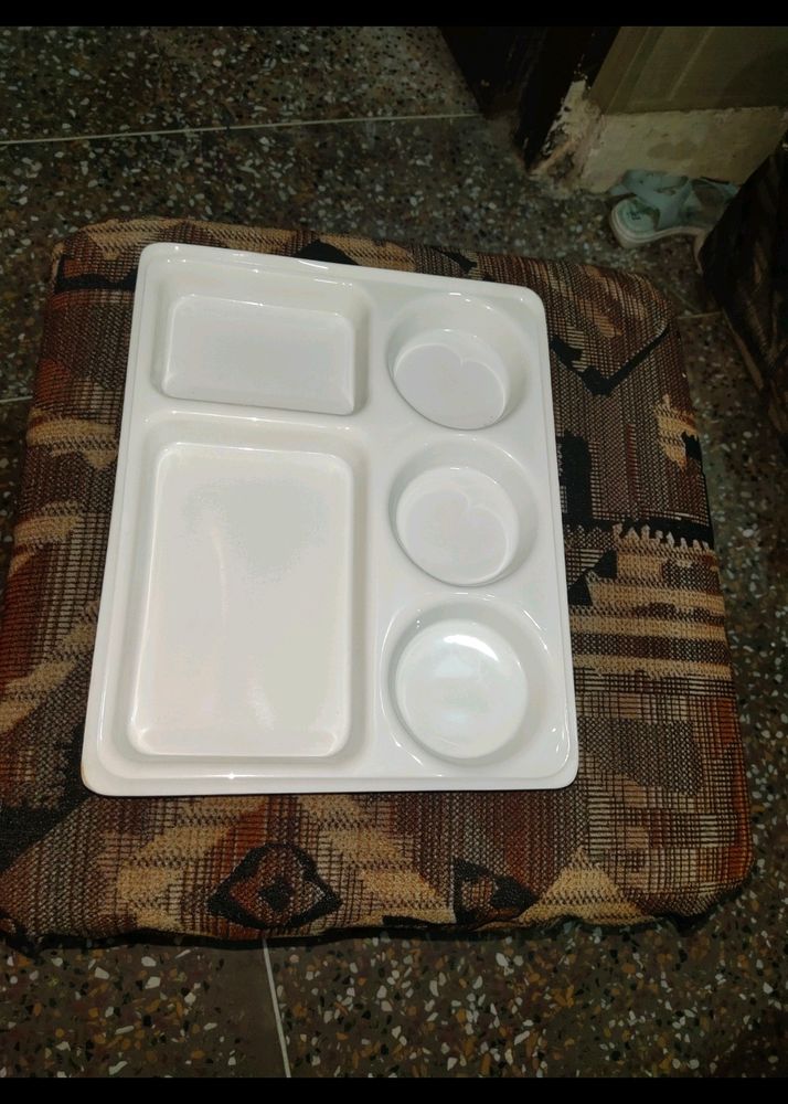 1 Food Dining Serving Plate 4 Compartments