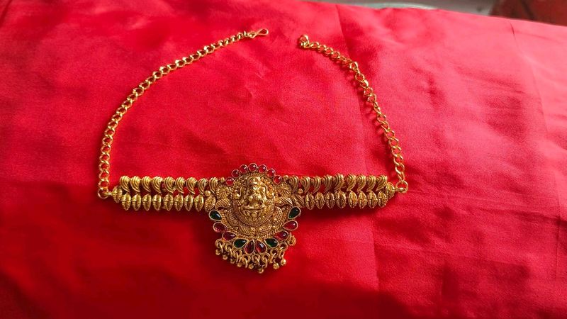 Temple Choker