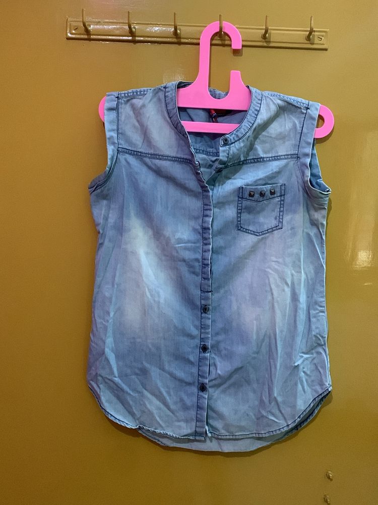 Sleevless Denim Shirt