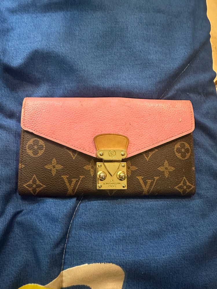 Thifted Louis Vuitton Wallet In Used Condition