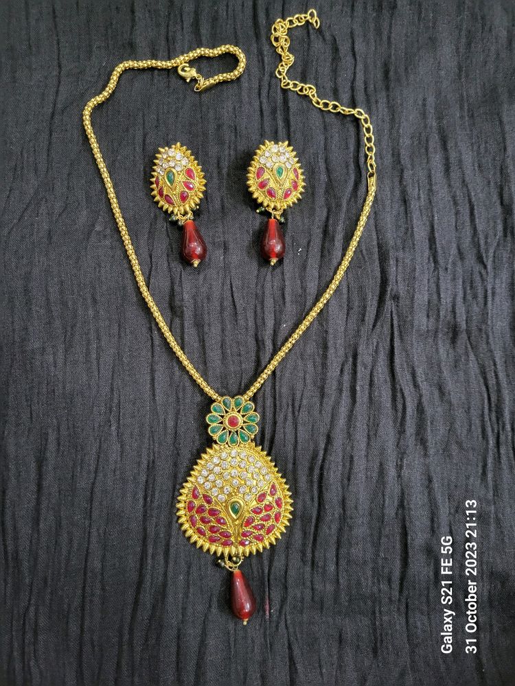 TRADITIONAL JEWELLERY SET