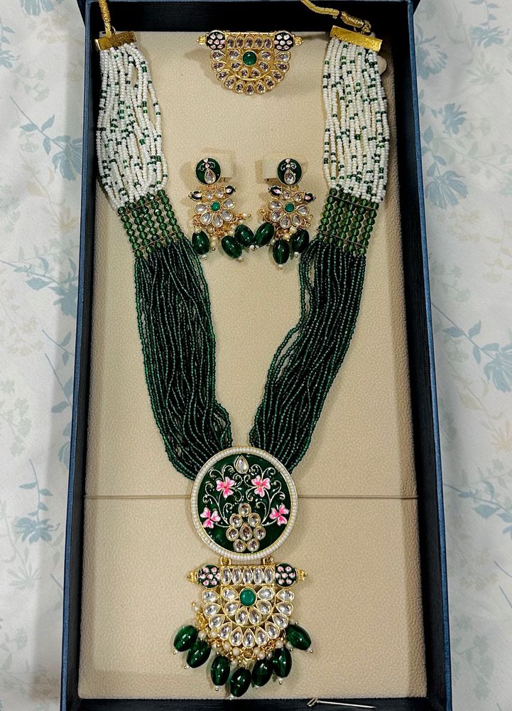 Kundan Green Jwellery Set