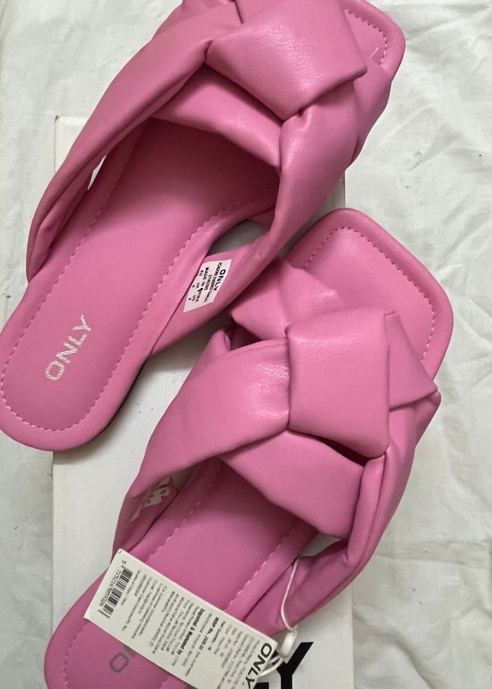 Cute Pink Colored Flip Flops 🎀