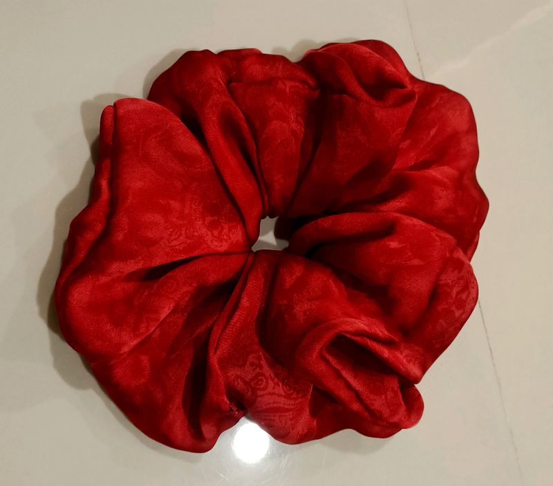 Red Design Scrunchie (1PC)