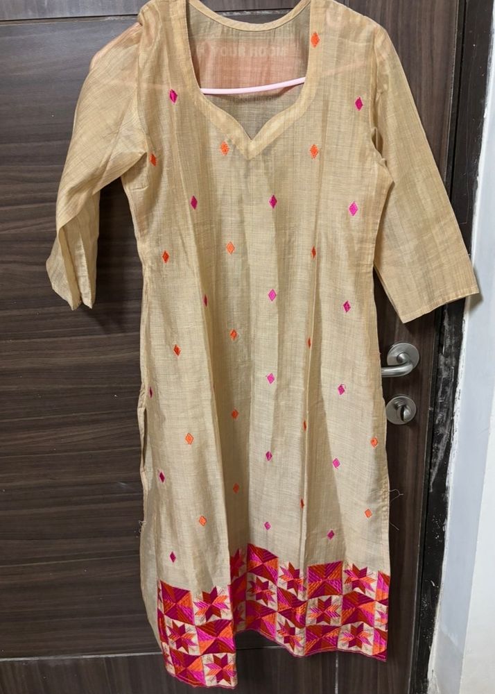 Elegant Phulkari Kurta