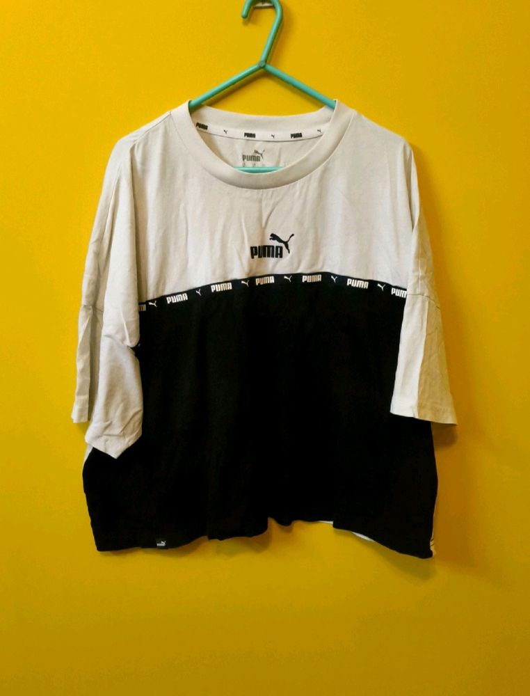 ORIGINAL PUMA BLACK N WHITE CROP OVERSIZED TSHIRT.