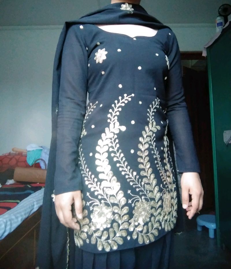 Beautiful Black And Golden Kurtha Set