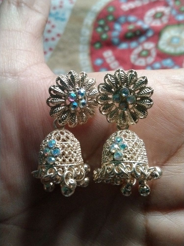 Combo OfBeautiful Earings Golden N Silver Colour