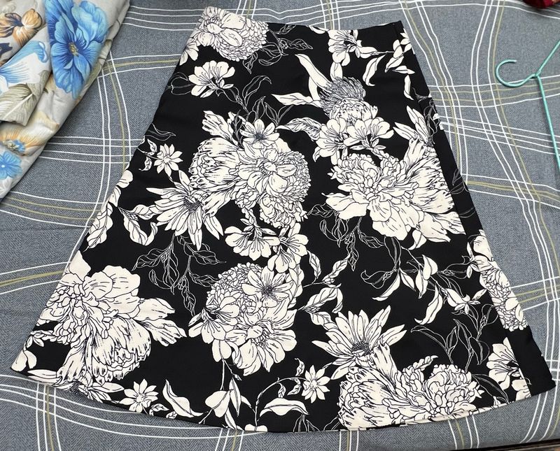 Black And White Floral Skirt