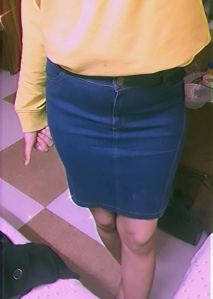 Denim pencil Skirt - (Mini)